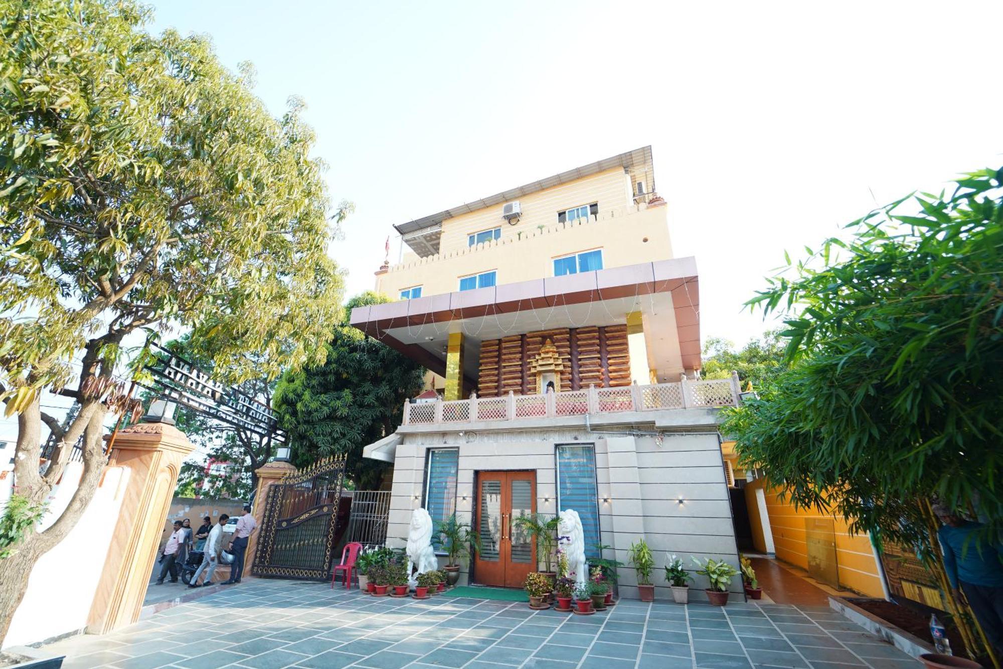 Hotel Ananta Sayana บูบันเนสชวาร์ ภายนอก รูปภาพ