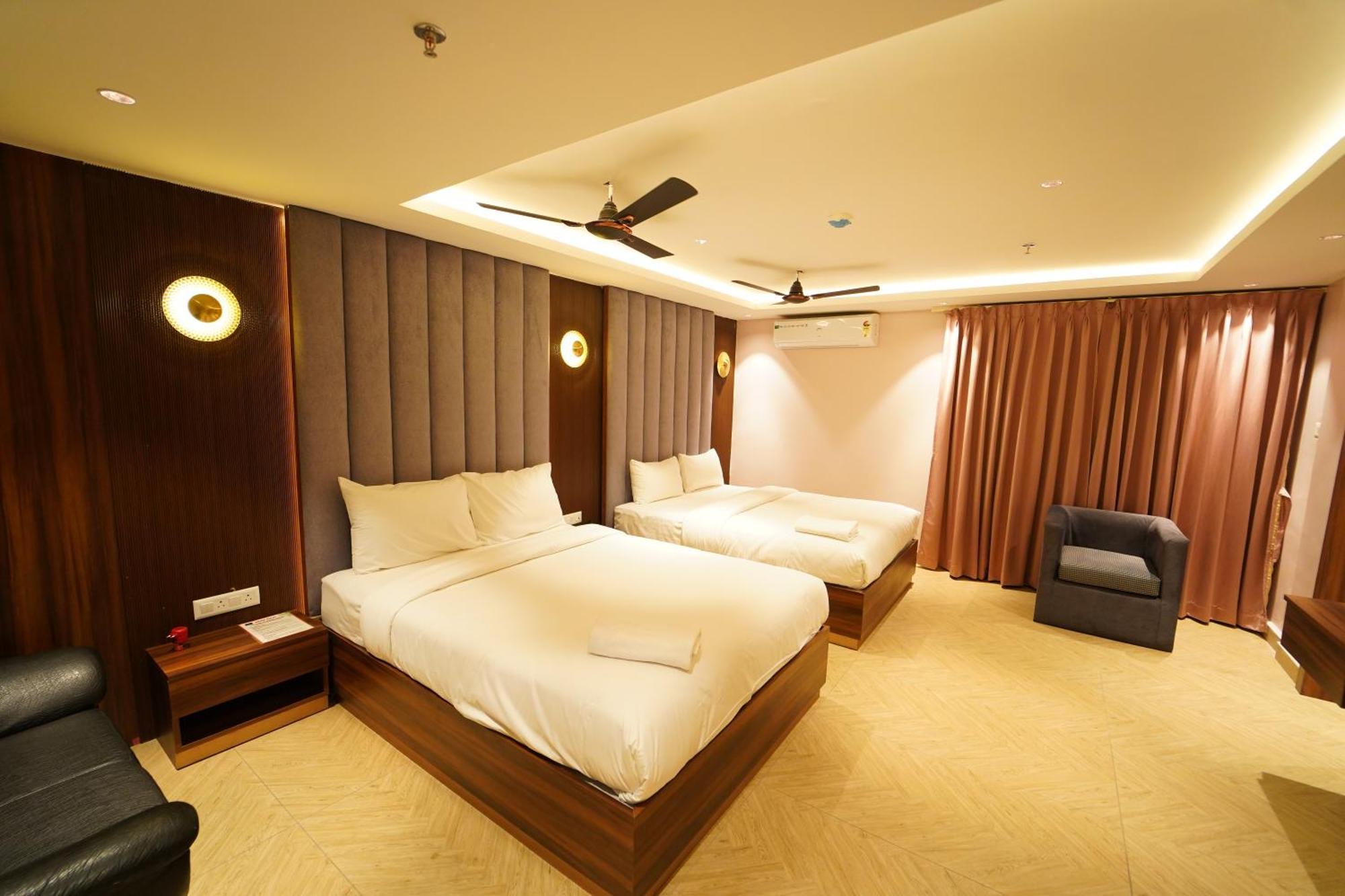 Hotel Ananta Sayana บูบันเนสชวาร์ ภายนอก รูปภาพ