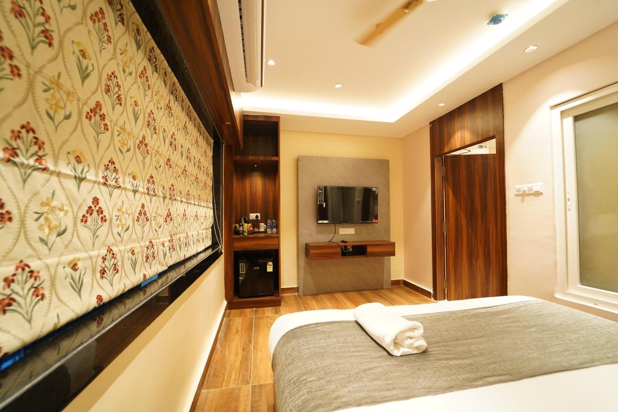 Hotel Ananta Sayana บูบันเนสชวาร์ ภายนอก รูปภาพ