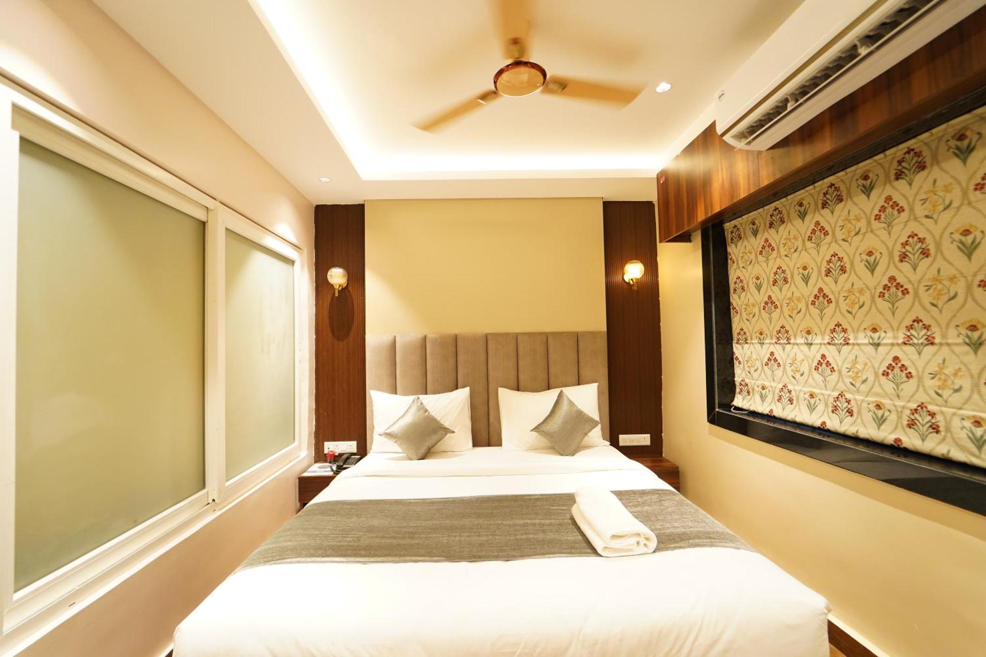 Hotel Ananta Sayana บูบันเนสชวาร์ ภายนอก รูปภาพ